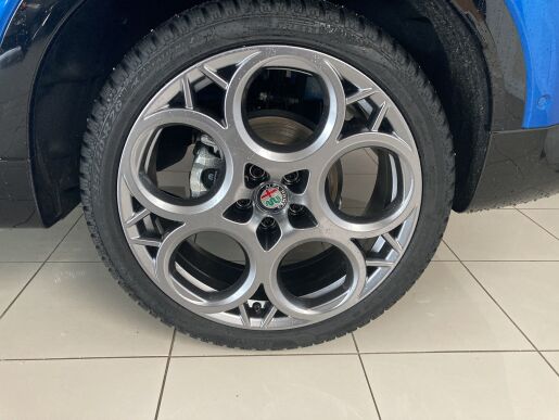 Alfa Romeo Tonale 1,5 E-Hybrid 160k TI A/T