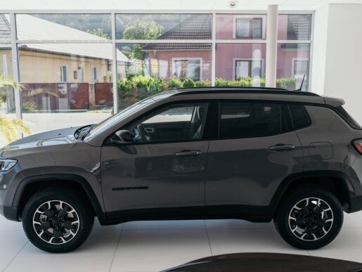 Jeep Compass High Upland 1.3T PHEV 240k 6AT eAWD