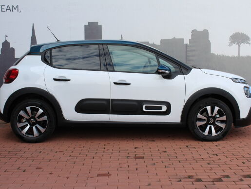 Citroën C3 SHINE  1,2 PureTech 110 EAT6                             