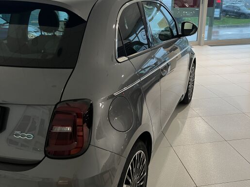 Fiat 500e Fiat 500e 3+1 42 kWh 118k