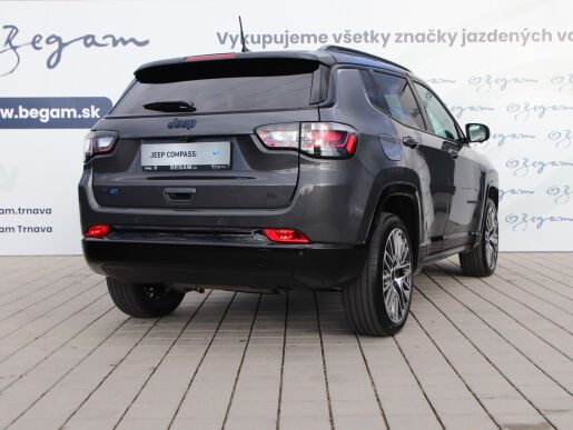 Jeep Compass SUMMIT 1.3 PHEV 240k 6AT eAWD              