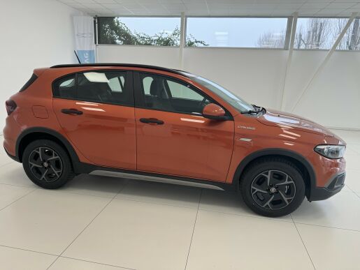 Fiat Tipo HB CITY CROSS 1,5 MHEV 130k DDCT