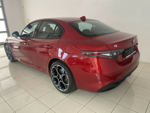 Alfa Romeo Giulia ALFA ROMEO GIULIA MY23  2,2 210K DIESEL AT8 Q4 VELOCE