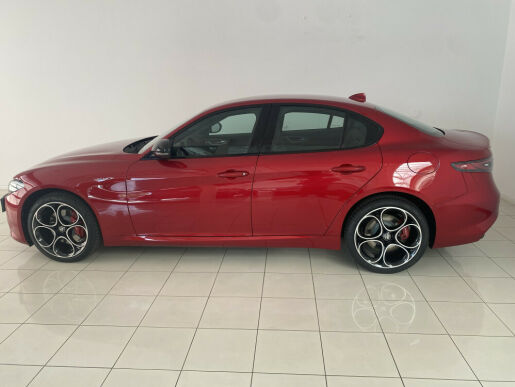 Alfa Romeo Giulia ALFA ROMEO GIULIA MY23  2,2 210K DIESEL AT8 Q4 VELOCE