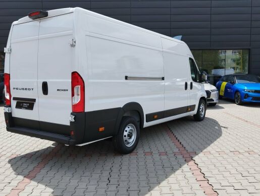 Peugeot Boxer 2.2 BlueHDi Furgon 435 L4H2