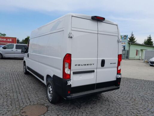 Peugeot Boxer Boxer Furgon 335 L3H2 2.2 BlueHDi 180 €6.4 MT6                                  