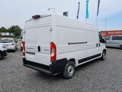 Peugeot Boxer Boxer Furgon 335 L3H2 2.2 BlueHDi 180 €6.4 MT6                                  