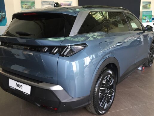 Peugeot 5008 1.2 Hybrid 136k e-DCS6 (MHEV)