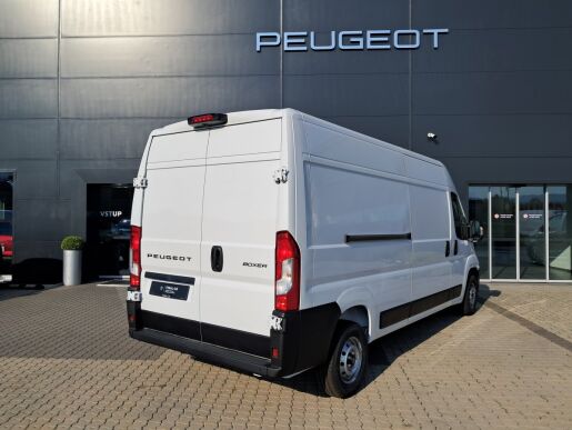 Peugeot Boxer 2.2 BlueHDi Furgon 335 L3H2