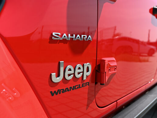 Jeep Wrangler SAHARA 2.0 TURBO 272k 8AT 4WD       