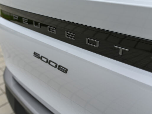 Peugeot 5008 NEW 5008 ALLURE 1.2 Hybrid 136k e-DCS6