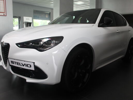 Alfa Romeo Stelvio Tributo Italiano 2,0T 280k Q4