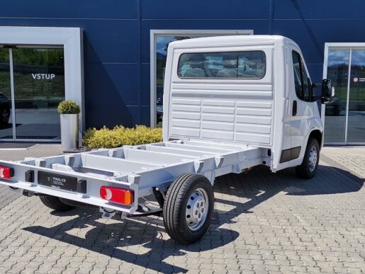 Peugeot Boxer 2.2 BlueHDi Šasi 335 L2