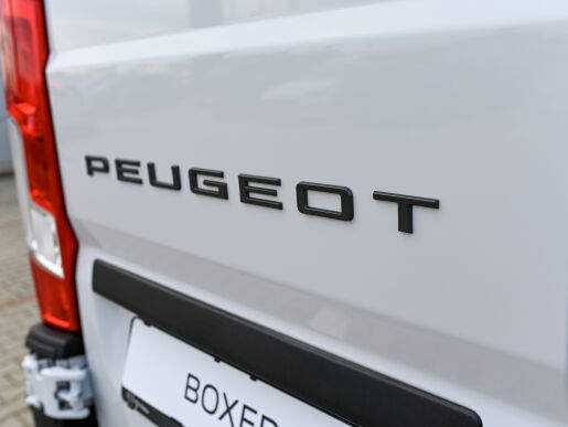 Peugeot Boxer Furgon 435 L4H2 2.2 BlueHDi 180 €6.4 MT6