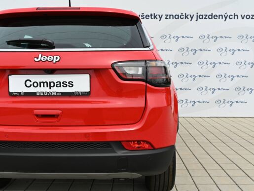 Jeep Compass Altitude PLUS 1.5 TURBO MHEV 130k 7DCT FWD