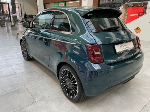 Fiat 500e La Prima