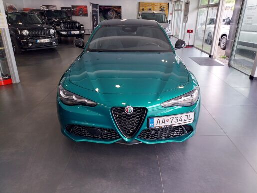 Alfa Romeo Giulia 2.0 280k Q4 Tributo Italiano