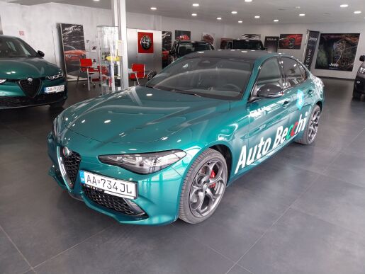 Alfa Romeo Giulia 2.0 280k Q4 Tributo Italiano