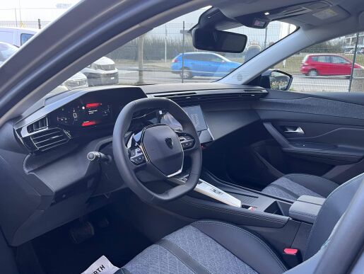 Peugeot 408 408 ALLURE 48V Hybrid 145k e-DCS6 ( MHEV )