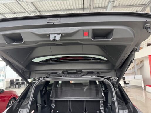 Peugeot 5008  GT 1.2 Hybrid 136k e-DCS6 (MHEV)