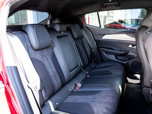 Peugeot 408 NEW GT 1.2 PureTech 130k EAT8 